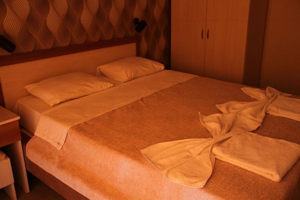 Saturn Hotel Kusadası Extérieur photo