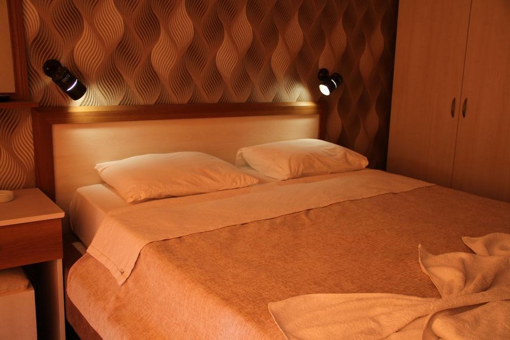 Saturn Hotel Kusadası Extérieur photo
