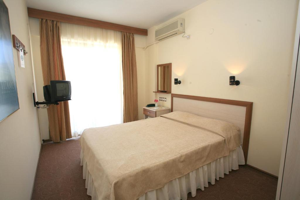 Saturn Hotel Kusadası Chambre photo