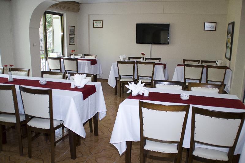 Saturn Hotel Kusadası Extérieur photo