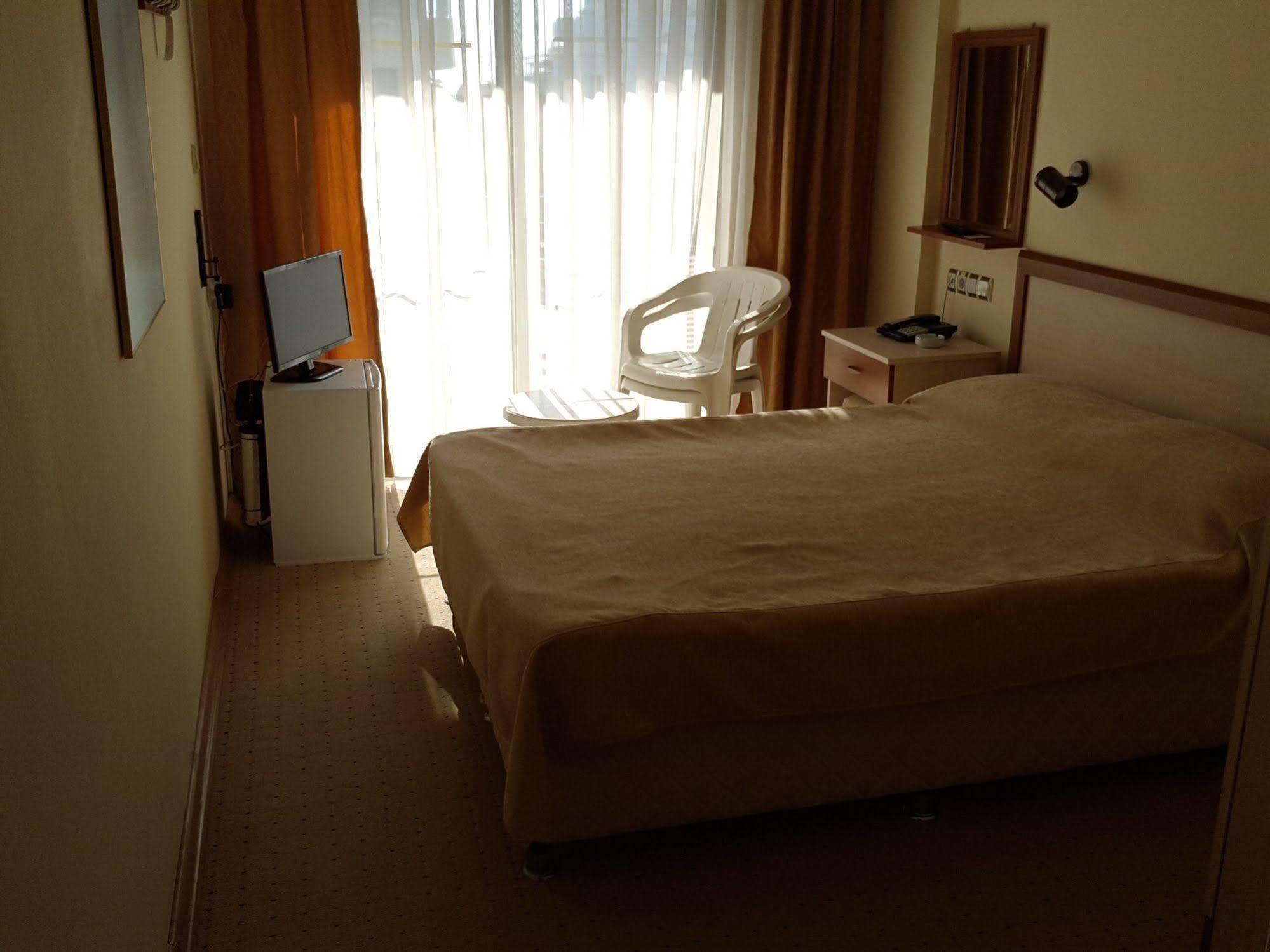 Saturn Hotel Kusadası Extérieur photo