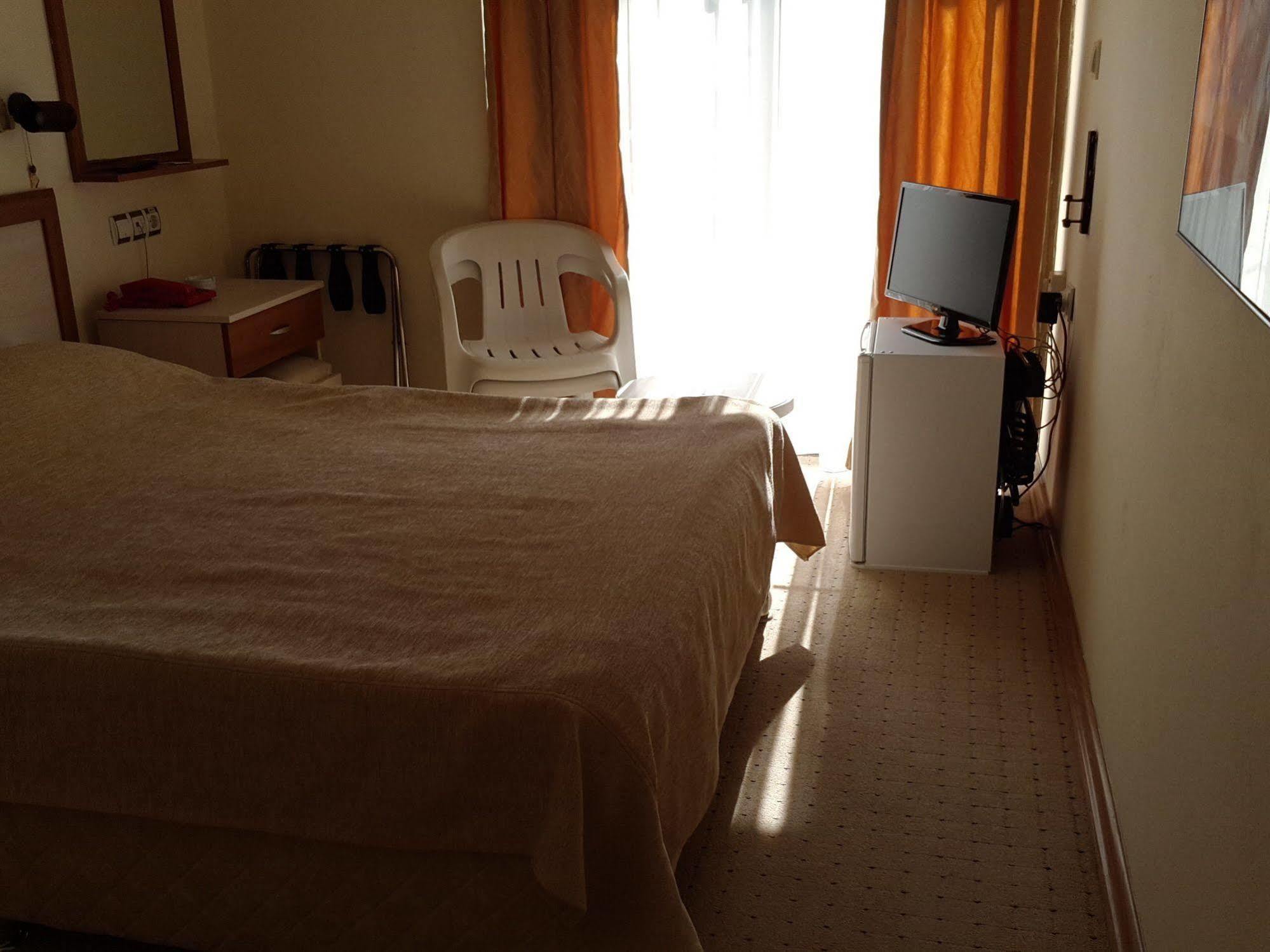 Saturn Hotel Kusadası Extérieur photo