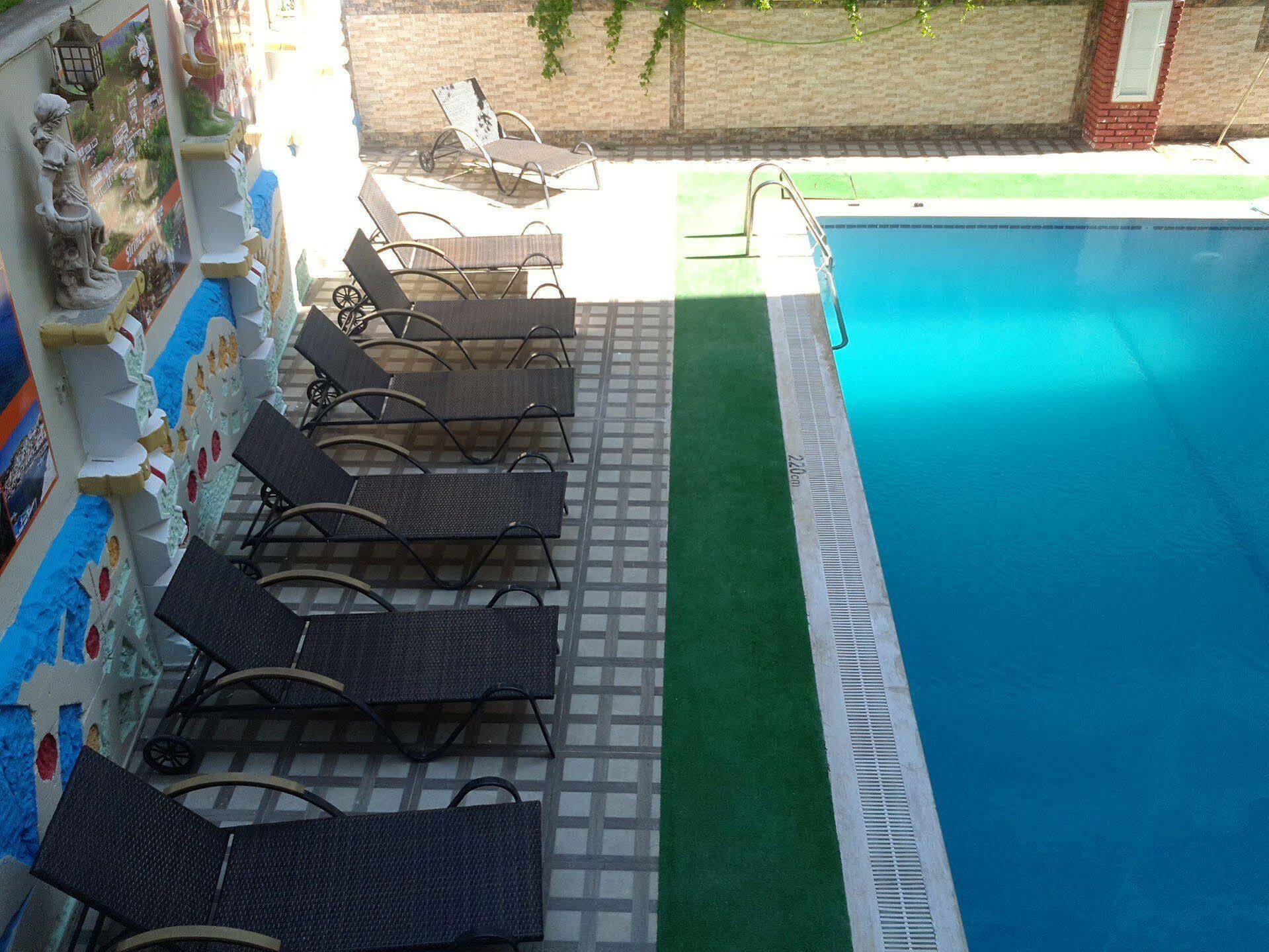 Saturn Hotel Kusadası Extérieur photo