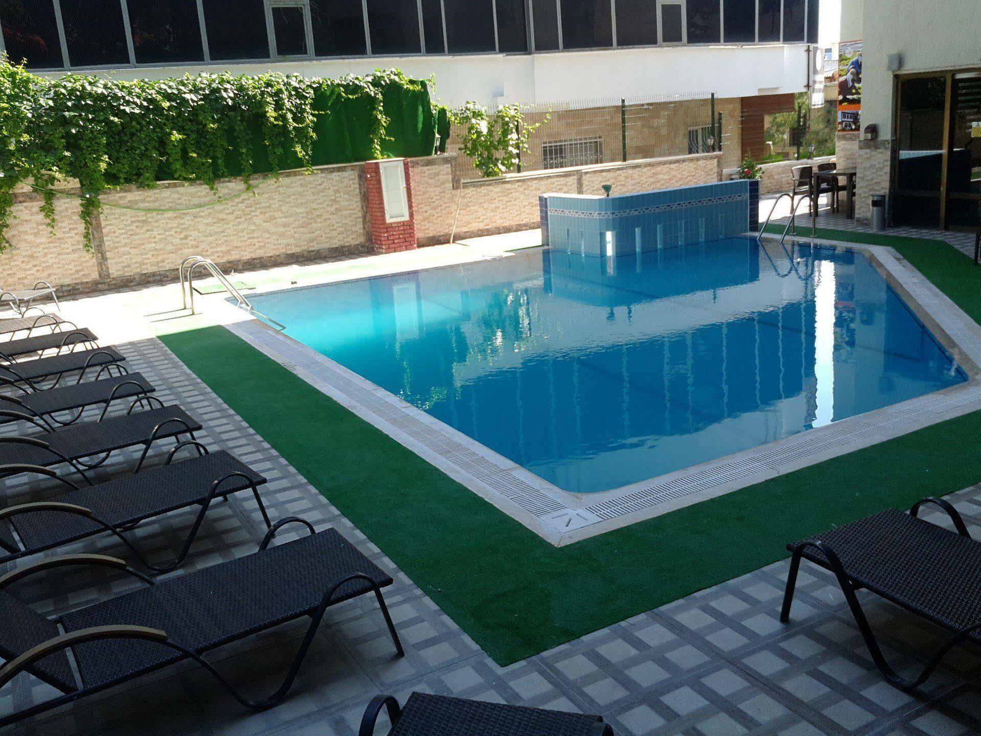 Saturn Hotel Kusadası Extérieur photo